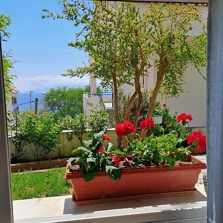 Secret Garden Apartment Kavala Exterior photo